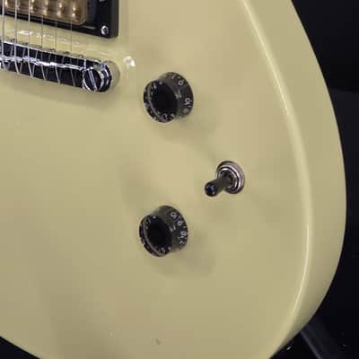 Gretsch Streamliner™ Jet™ Club, Laurel Fingerboard, Aged White image 4