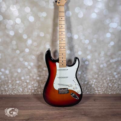 Suhr Classic S SSS Maple 2025 - 3 Tone Sunburst image 1