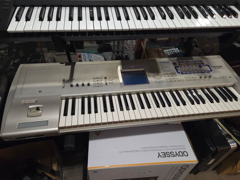 Korg Triton Studio 61-Key 120-Voice Polyphonic Workstation (2002