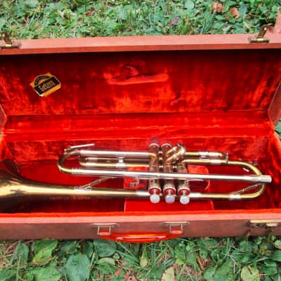 Getzen 90 Deluxe Trumpet, 1949, USA, Gold Lacquer, Tags, Case, Very Clean image 1