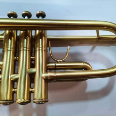 Trompeta Bach Stradivarius 43 lacado mate en perfecto estado image 5
