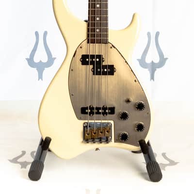 Daion Savage White Electric Bass w/ Original Daion Branded Hardshell Case image 1