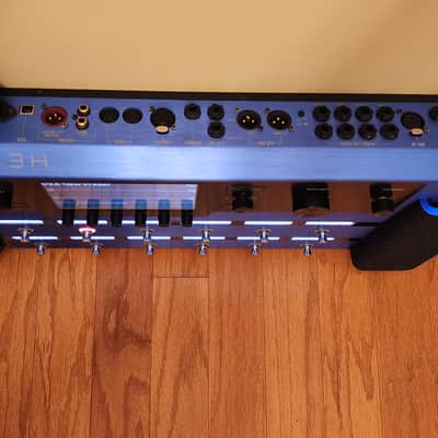 Line 6 Helix Floor Limited Edition 2019 Lightning Blue image 3