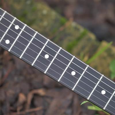 Del-Tone 60's T-Style - Khaya Mahogany - Olympic White image 16