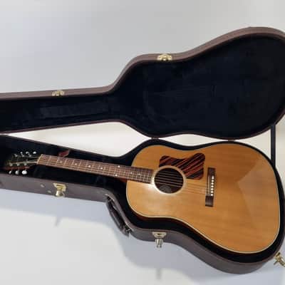 Gibson J-35 Antique Natural 2013 image 24