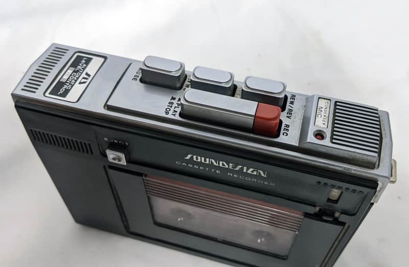 Vintage 1980 Soundesign Portable Cassette Player / Recorder Model