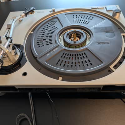 [Pair] Technics SL-1200MK5 Turntable - Silver image 8