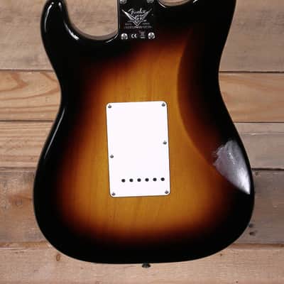 Fender Limited Edition 70th Anniversary 1954 Stratocaster DLX Closet Classic Wide-Fade 2-Color Sunburst w/ Case image 3