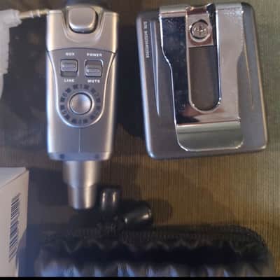 Xvive U4 Wireless In-Ear Monitor System 2019 - 2020 - Black image 2
