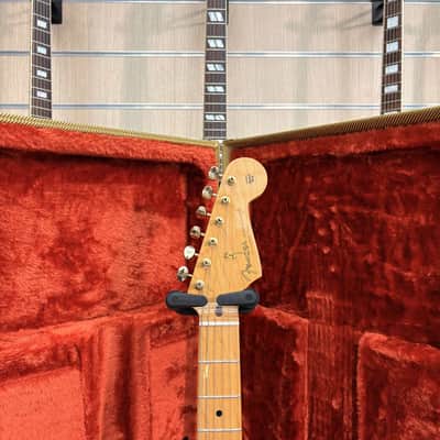 Immagine Fender Limited Edition Classic Series '50s Stratocaster® Fiesta Red Gold Hardware Chitarra Elettrica - 8