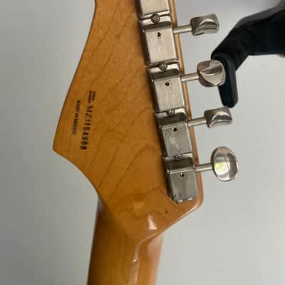 Fender Vintage Player Stratocaster 2001-2002 - Aztec Gold image 4