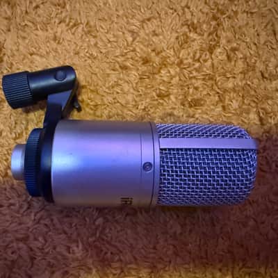 IK Multimedia iRig Mic Studio Mobile Cardioid Condenser Mic 2010s - Silver image 3