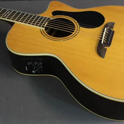 Alvarez Artist Series AG710CE Grand Auditorium Acoustic/Electric Guitar image 2