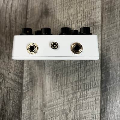 Mystery Pedal 2010 - White image 3