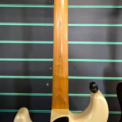 Squier Contemporary Stratocaster Special HT Pearl White 2021 Electric Guitar image 11