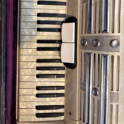 Francini Piano Accordion 1950s - Pearl finish image 3