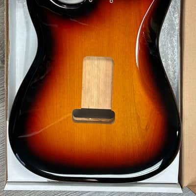Fender Deluxe Strat Replacement Body Alder 3TS - Sunburst image 2