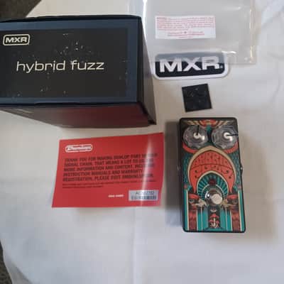 MXR CSP041 Hybrid Fuzz 2023 - Present - Black / Teal Graphic image 2