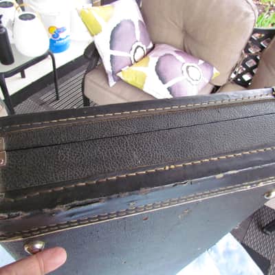 1985 G&L Lynx Bass Case Vintage Black Tolex Blue Lined G&L Lynx Bass Beat Up Functional image 5