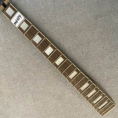 Golden Electric Guitar Maple Wood Neck, 22 Frets Rosewood Fingerboard image 3