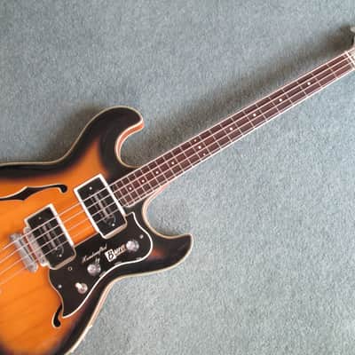 Burns TR2 bass 1963/4 sunburst image 4