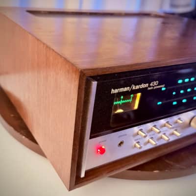 🎶✨ Harman Kardon 430 “Twin Powered” Vintage Stereo Receiver w/ NEW Walnut Wood Case — Serviced/Cleaned, LED Dial, Tested & Working image 4