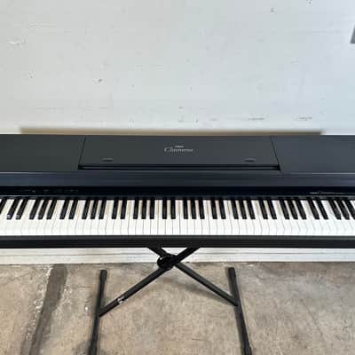 Yamaha CLP-350 Clavinova Piano image 2