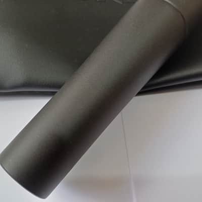 Shure SM57 Cardioid Dynamic Microphone - with zip case and mic clip image 11