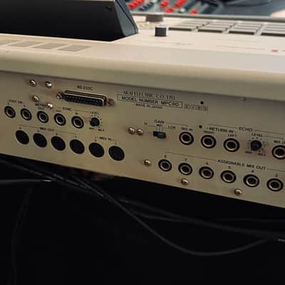 Akai MPC60 Integrated MIDI Sequencer and Drum Sampler 1988 - 1991 - Grey Bild 2
