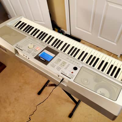 MUST SEE!!! YAMAHA DGX 305 SEMI-WEIGHTED 76-KEY DIGITAL PIANO IN AMAZING CONDITION! image 15