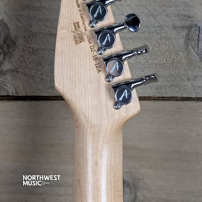 2012 Tom Anderson Guitarworks Classic S 3-Color Burst image 8