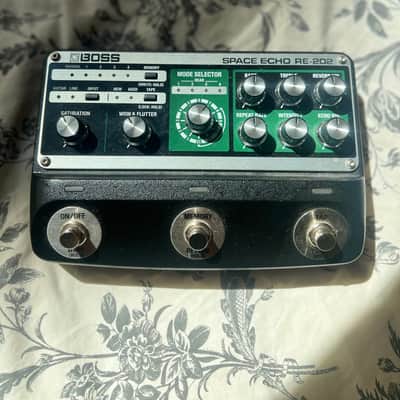 Boss RE-202 Space Echo | Reverb