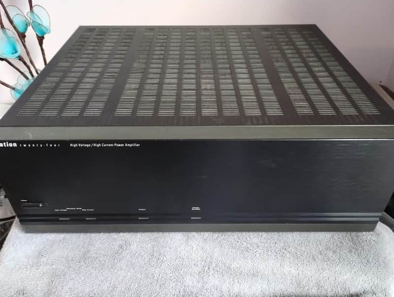 Harman Kardon Citation Twenty Four amplifier in excellent