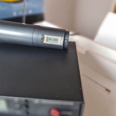 Sennheiser 🎤 Sennheiser Diversity Receiver EM 100 + Sennheiser SKM100 Handheld Transmitter – 786–822 MHz image 2