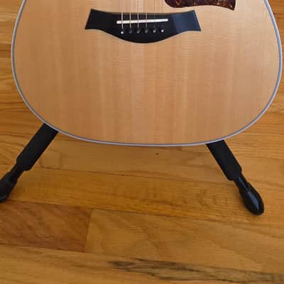Taylor Legacy 810e 2025 - Present - Natural image 1