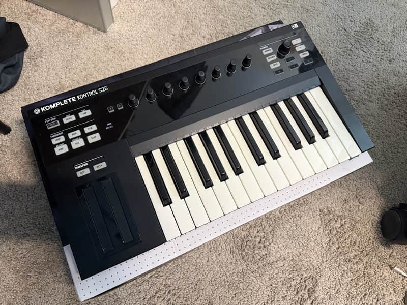 Native Instruments Komplete Kontrol S25 w/Box image 1