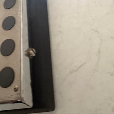 Ibanez wau wau image 2