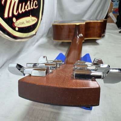 Larrivee 05 Select Series OMV-05 omv05 Single Cutaway Acoustic Guitar with Case -- *Split in Top / Cracks* image 25