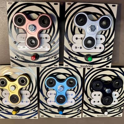 NoodleVolt Spinner v1.5 Metal 2025 - Black & White image 3
