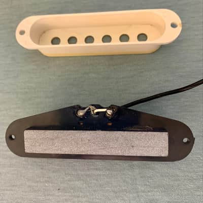 Single Coil Pickup with Aged Cover, with Screws and Springs (Aged White) image 9