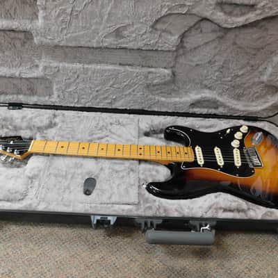 Fender American Ultra Luxe Stratocaster with Maple Fretboard 2021 - Present - 2-Color Sunburst image 12