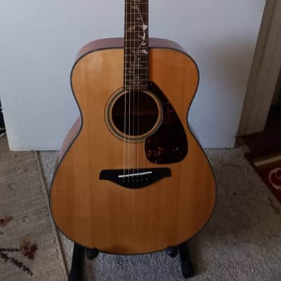 YAMAHA FS 700S SOLID SPRUCE TOP GUITAR image 3