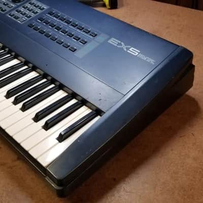 Yamaha EX5 Keyboard image 3