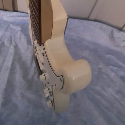 Fender Stratocaster 2006 - Cream/White image 8