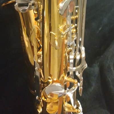 Vito (Yamaha YAS-23) Alto Saxophone with Accessories image 3