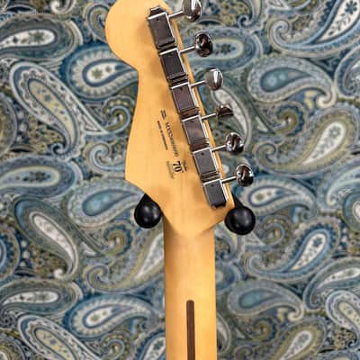 Fender Player Series II Stratocaster HSS Coral Red image 4