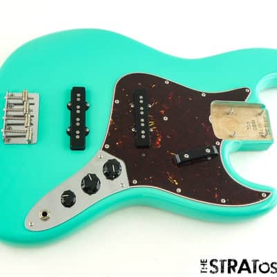 Fender AV II American Vintage 1966 Jazz J BASS LOADED BODY, 66 Sea Foam Green.