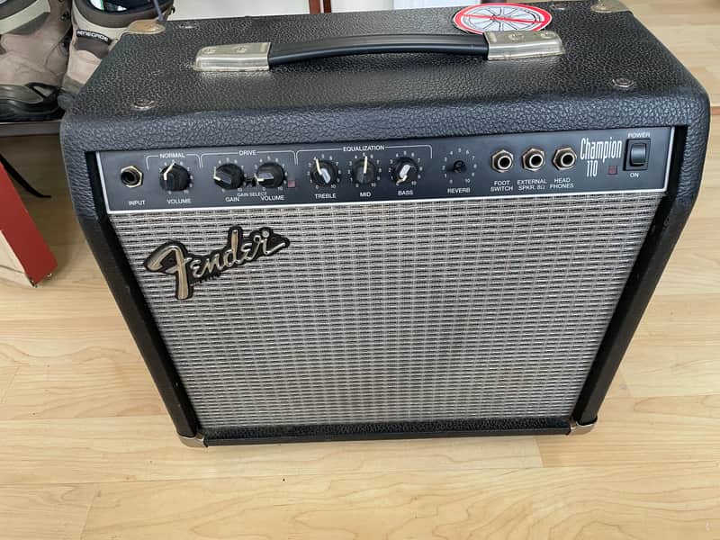 Fender Champion 110 Made in U.S.A 25-Watt 1X10" Solid State Guitar Combo Amp image 1