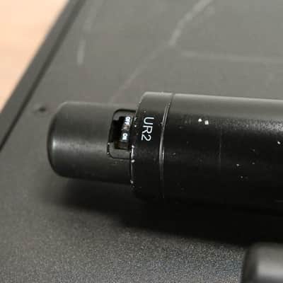 Shure UR4D Wireless Receiver w/ two UR2/SM58 Handheld Mics - L3 Band CG0128M image 8