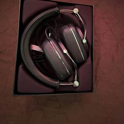 Bowers & Wilkins P7 headphones 2021 - Black image 2